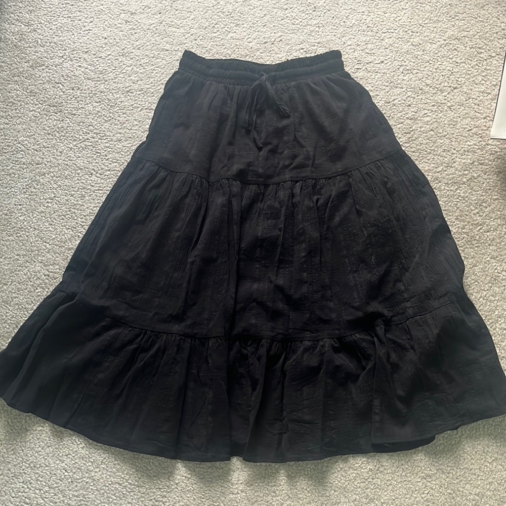 Black midi skirt